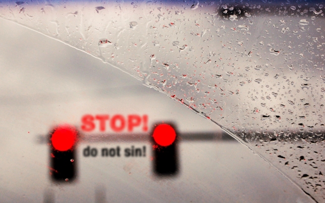 stop-do-not-sin-traffic-light-red-glass-car-christian-wallpaper_1920x1200